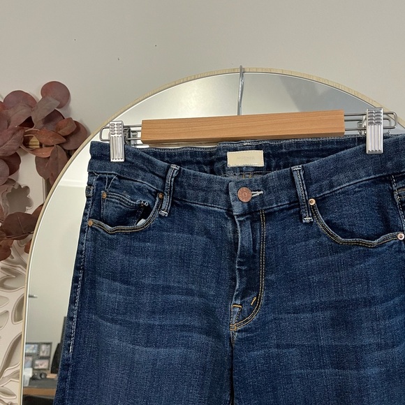 MOTHER The Looker in Dark Blue Flowers from the Storm Skinny Jeans - Picture 5 of 11